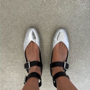 Rebecca Minkoff Strappy Sandals – Size 7.5 – Silver & Black